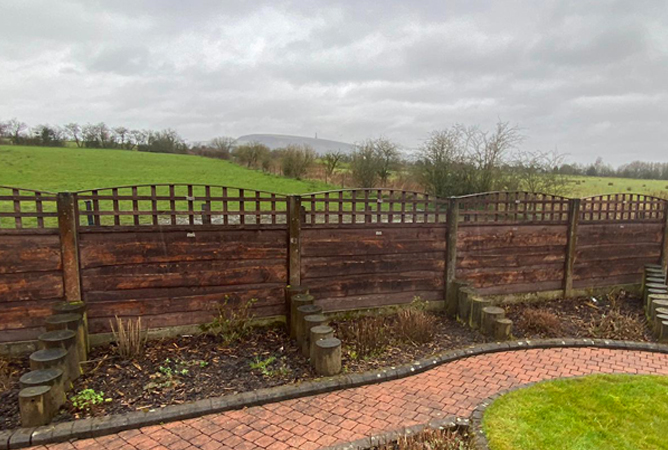 4 Inch Gap Bow Top Trellis Panel
