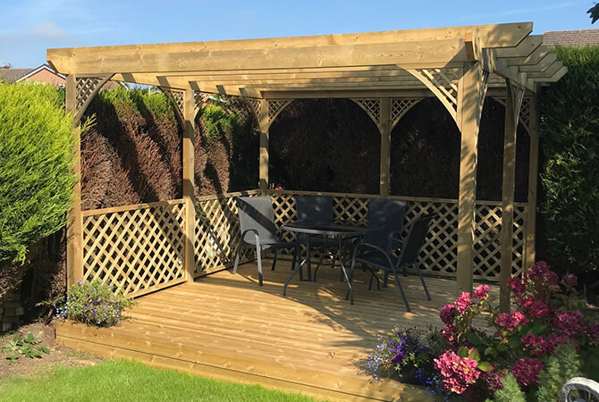 Heavy duty lattice panel used on a pergola