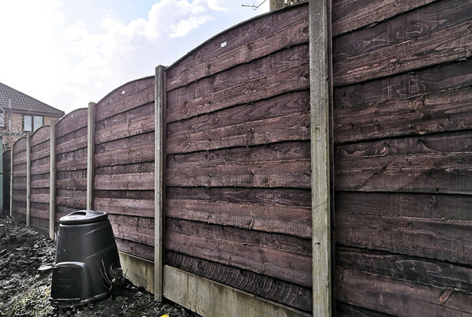 Super Duty Waney Lap Bow Top Fence Panels