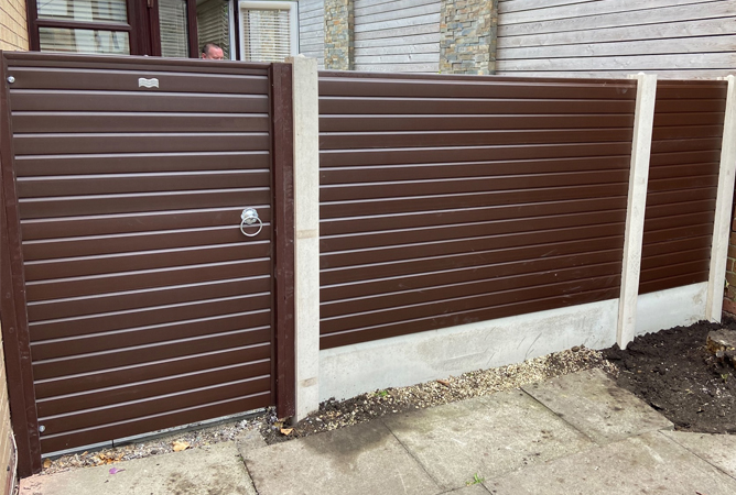 Composite garden gate in chestnut brown