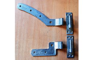 Thumbnail image for Continental Galvanised Hinges (with fixings)