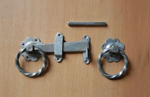 Thumbnail image for Galvanised Twisted Ring Latch (without fixings)