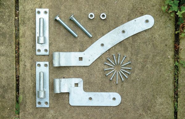Continental Galvanised Hinges (with fixings)